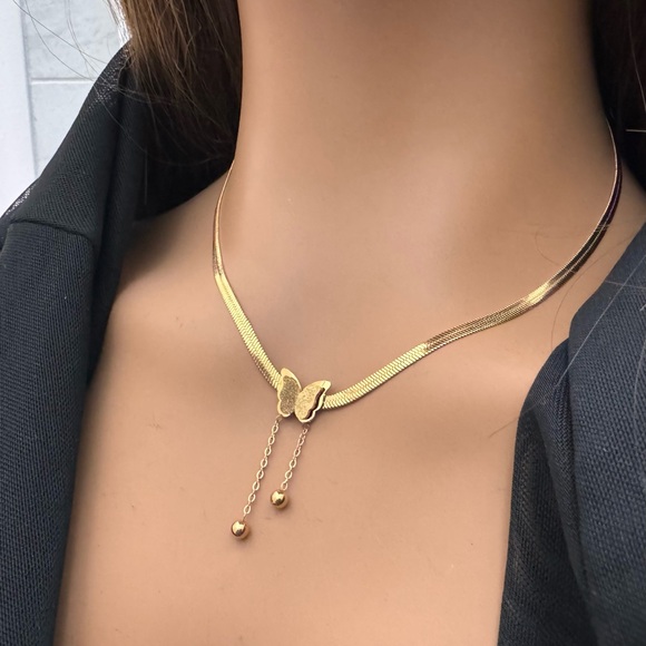 Butterfly Necklace, Dainty Necklace, Gold butterfly Necklace for Women’s, Gift - Picture 4 of 5